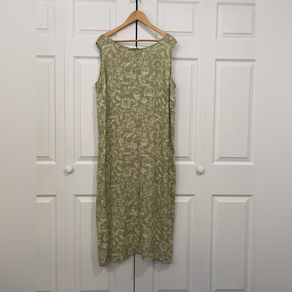 90’s. Elegant Green Sleeveless Dress